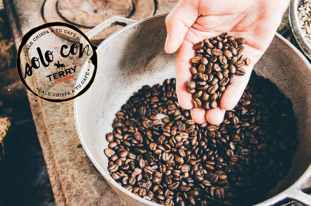5 Combinados sencillos que puedes preparar con café y sirope